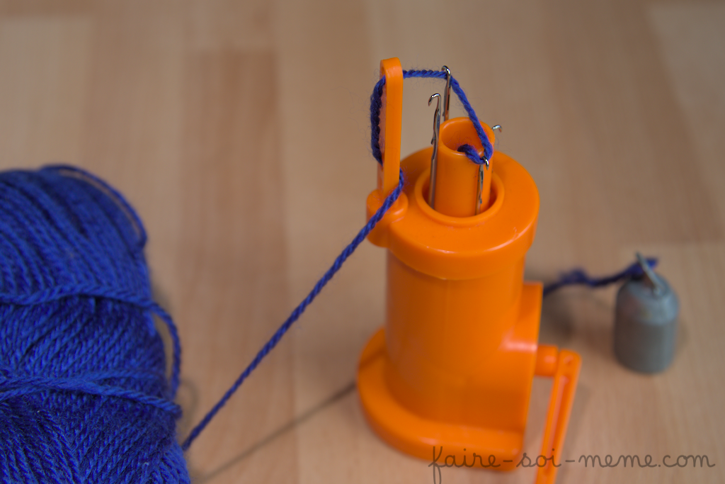Étape 2 : montage d'un tricotin mécanique