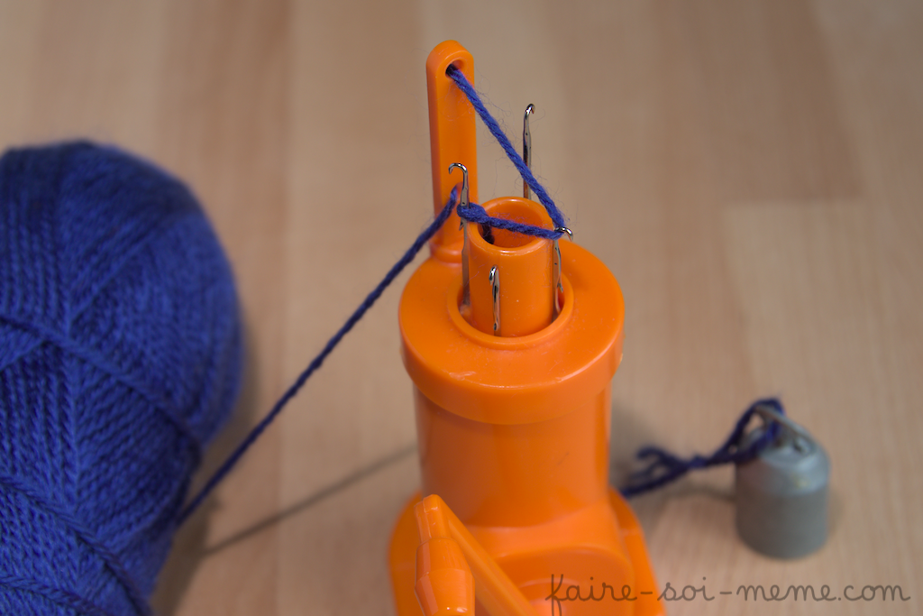 Étape 3 : montage d'un tricotin mécanique