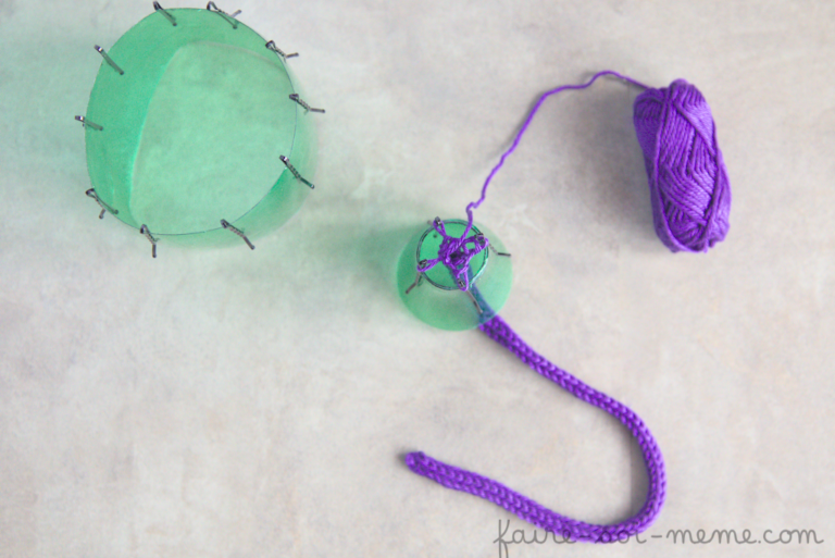 10 idées pour fabriquer un tricotin en matériaux recyclés
